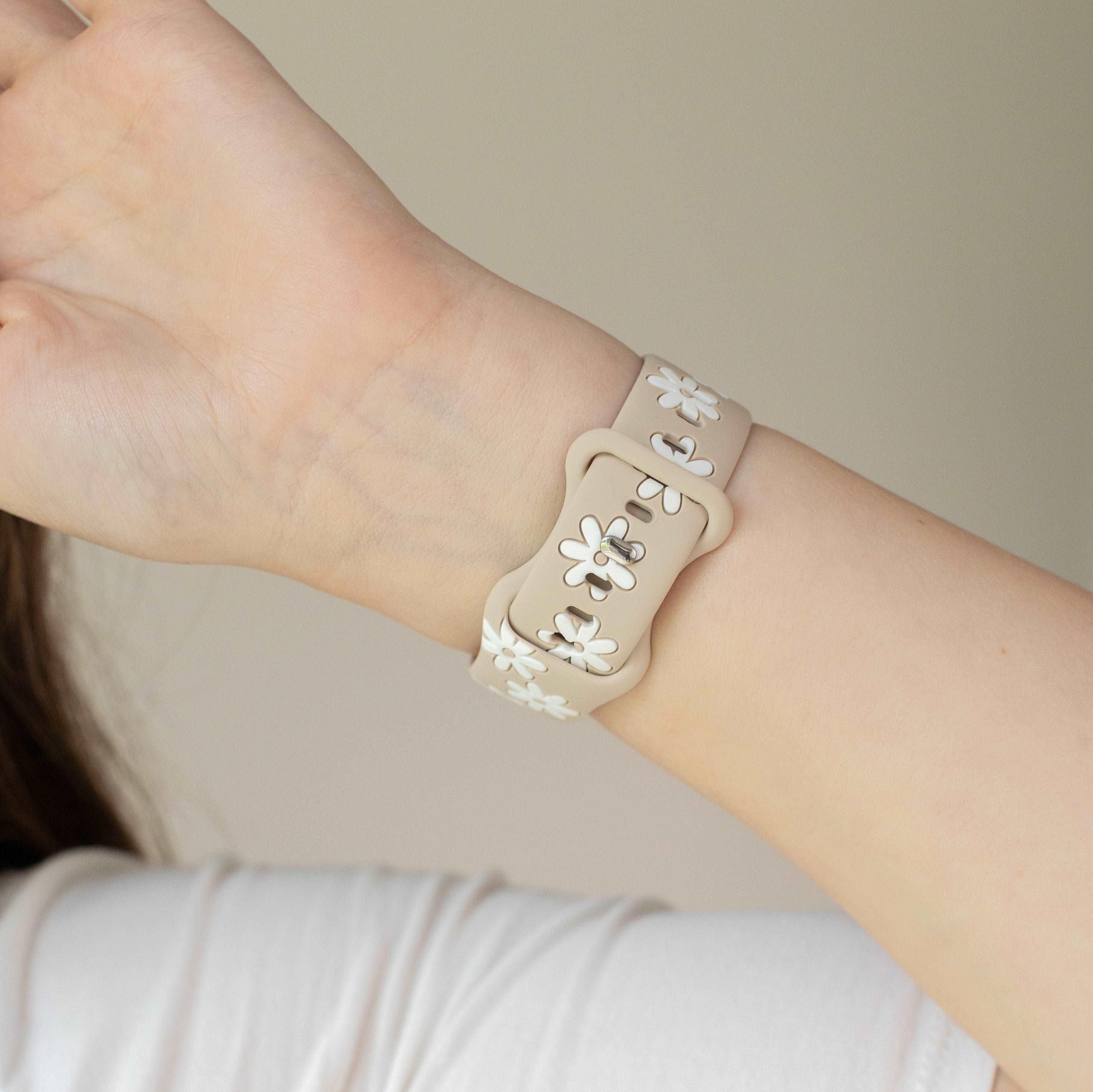 Darling Daisy Nude & White Apple Watch Band - Strawberry Avocados