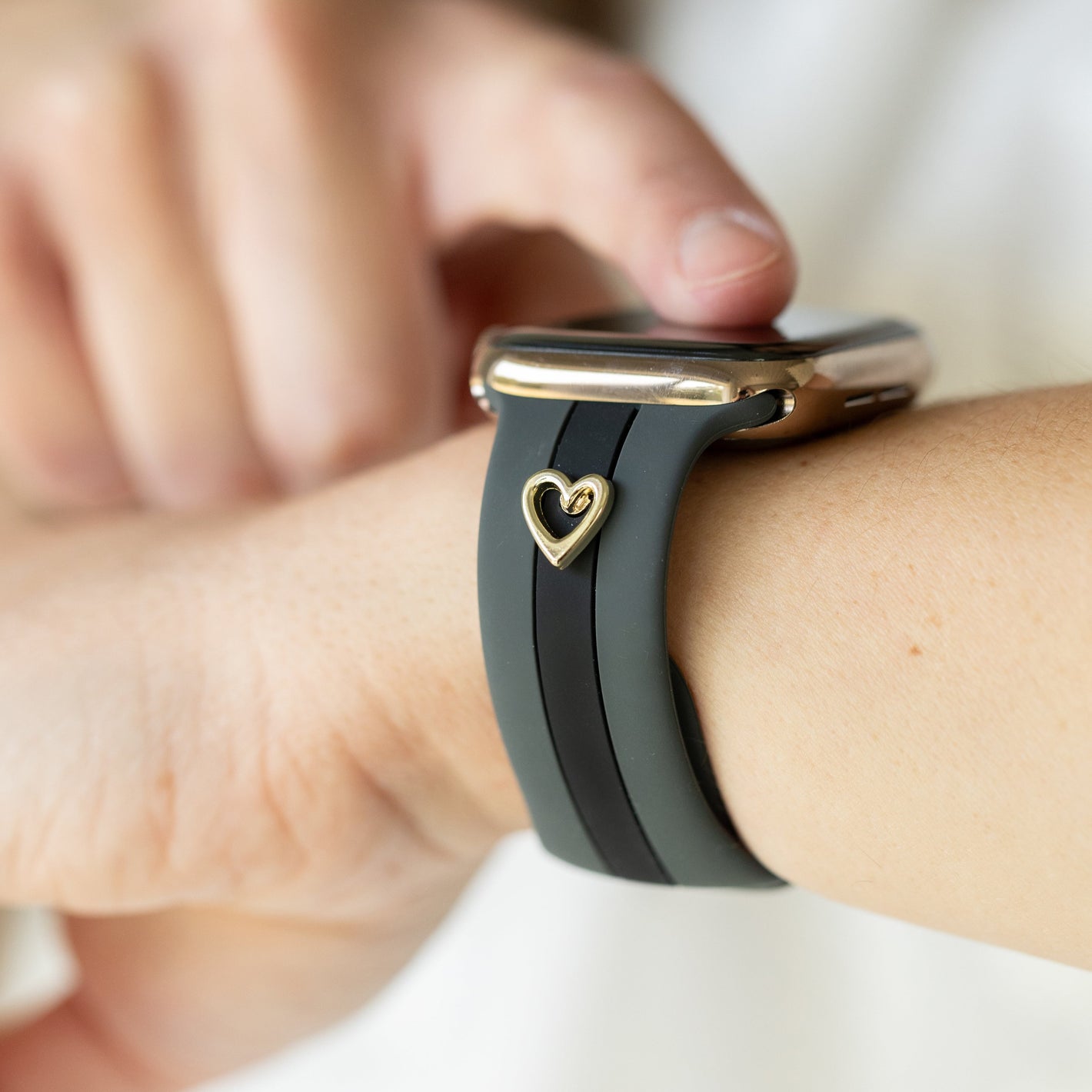 Heart to Love ♡ Gray & Black Smart Watch Band